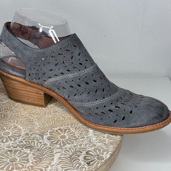 Sofft Gray Perforated Mules - Picture 6 of 10